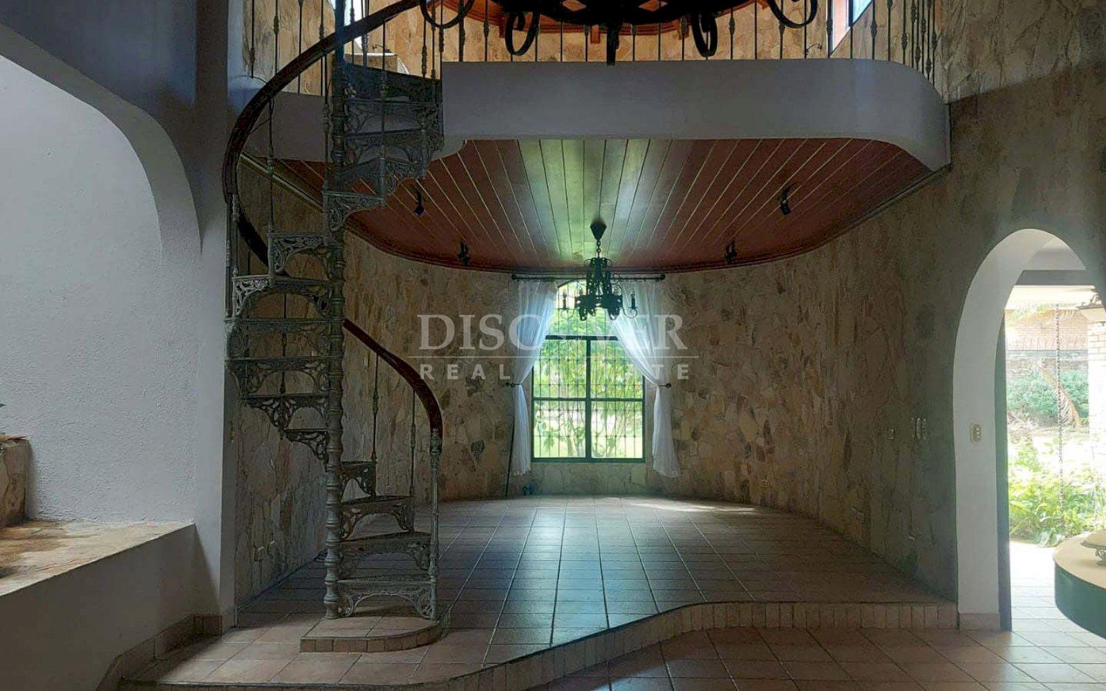  House for Sale/Rent in the Carretera Sur Residential area