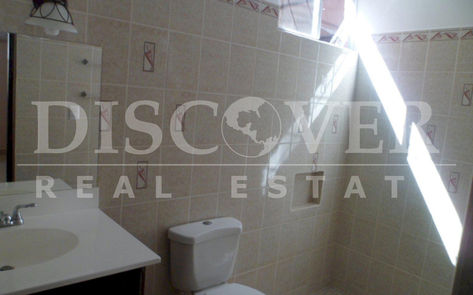  House for Rent in Lomas del Valle Residential, Managua ID 8574