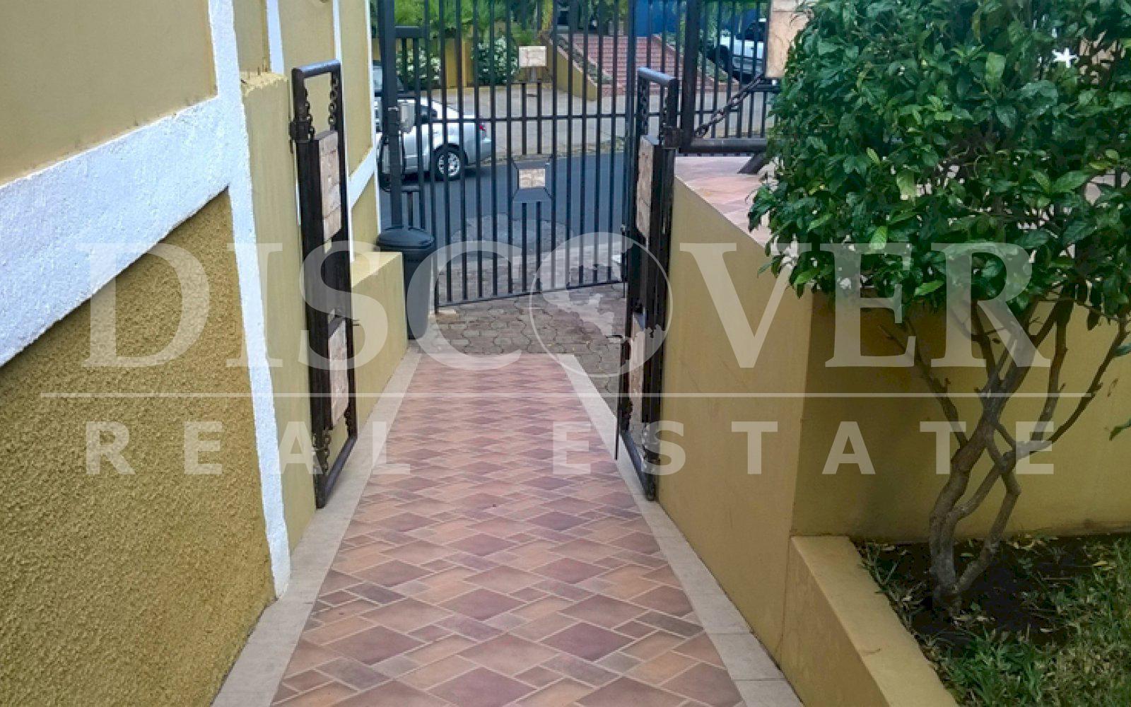 https://images.discovernica.com/propiedad/1600/ID_8823_APARTAMENTO_EN_VENTA_Y_ALQUILER_1_.jpg