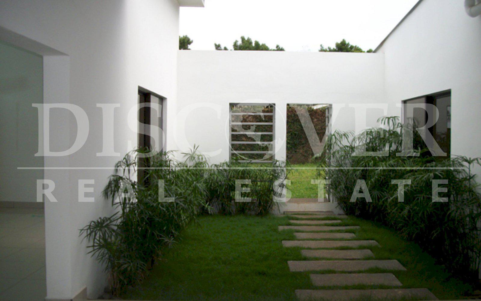 https://images.discovernica.com/propiedad/1600/ID_9066_EDIFICIO.CRISTAL.LAS_COLINAS.ALQUILER.MODERNO.MANAGUA_4_.JPG
