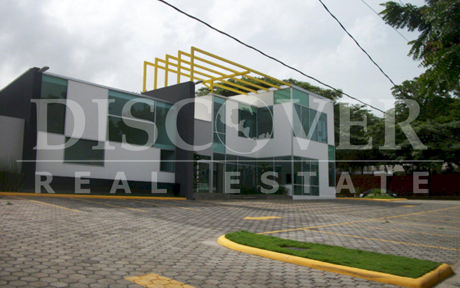 https://images.discovernica.com/propiedad/1600/ID_9066_EDIFICIO.CRISTAL.LAS_COLINAS.ALQUILER.MODERNO.MANAGUA_5_.JPG