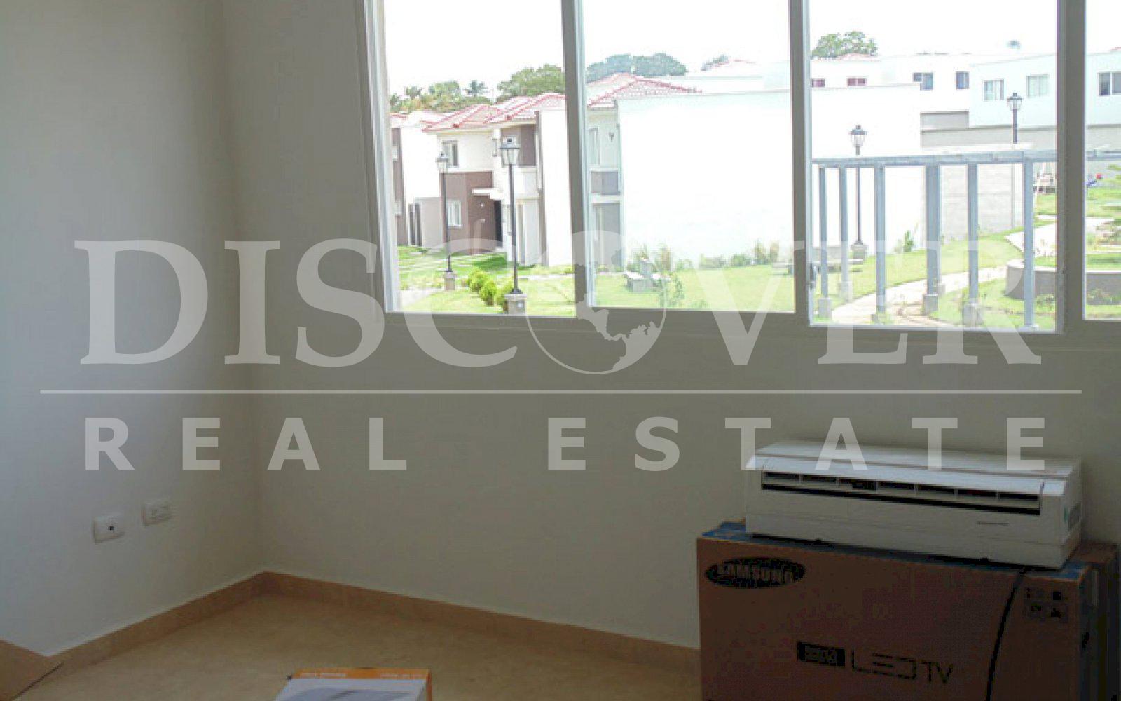  House for rent in Las Colinas.