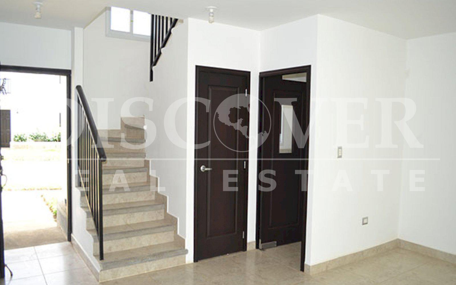 https://images.discovernica.com/propiedad/1600/ID_9384_ALAMEDA_DE_LAS_COLINAS._VENTA.CASA_NUEVA_3_.JPG