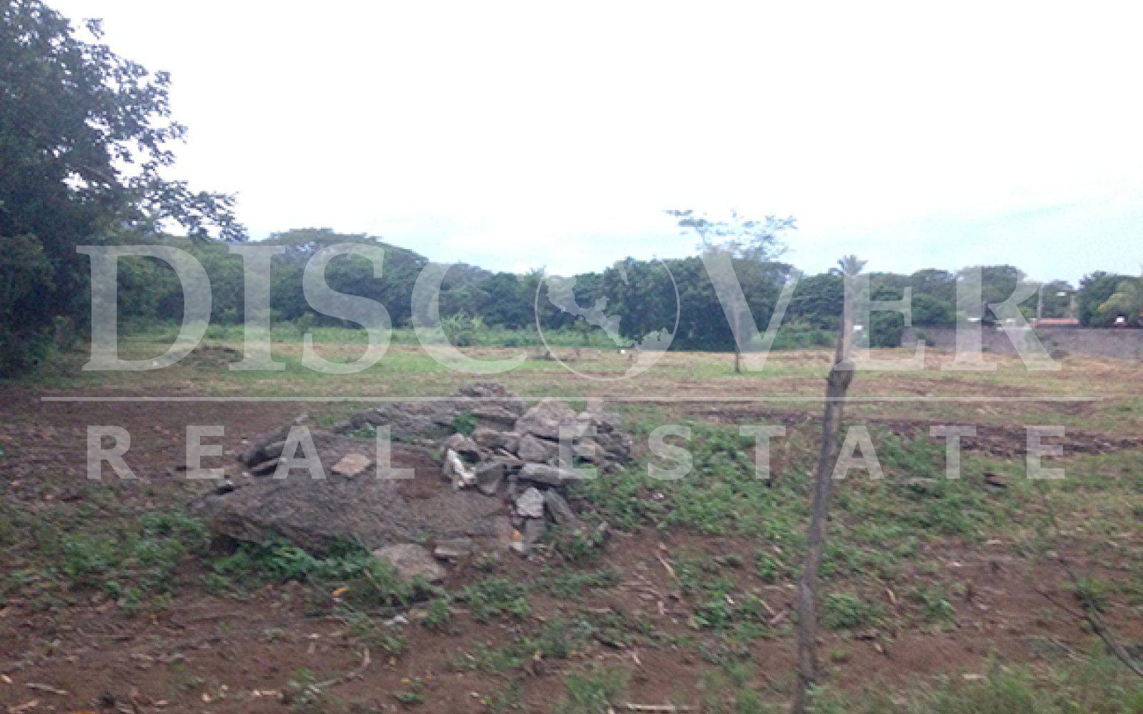 https://images.discovernica.com/propiedad/1600/ID_9444_VERACRUZ.CAPISTRANO.TERRENO.1000_VRAS_1_.JPG