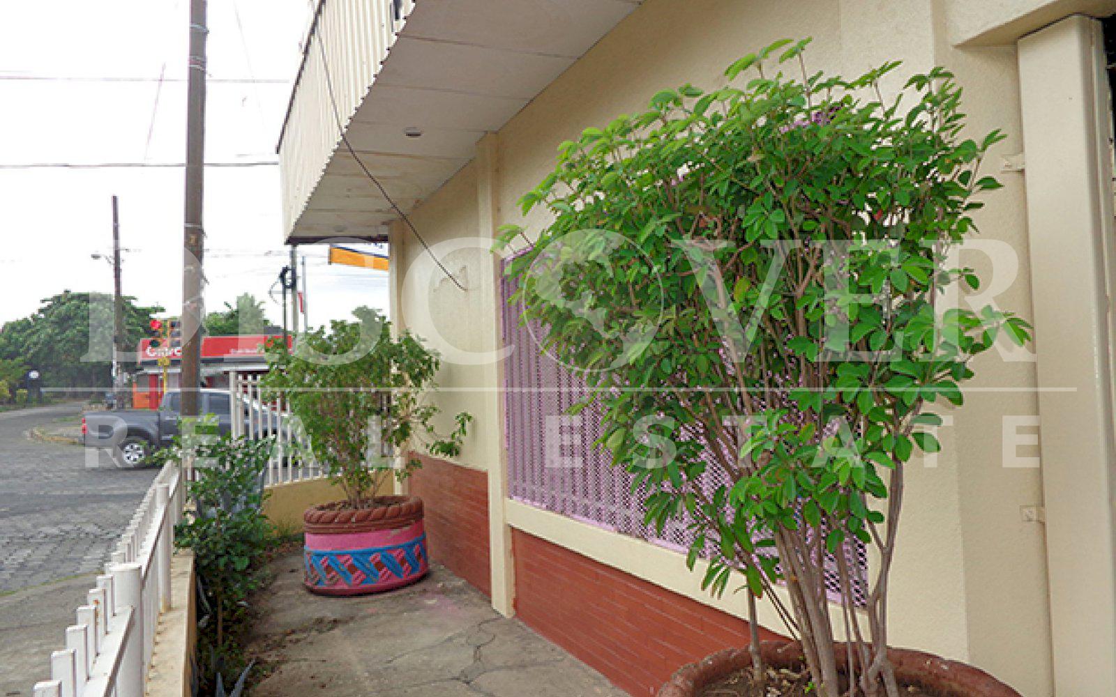 https://images.discovernica.com/propiedad/1600/ID_9493_Barrio_el_Seminario_Sur_casa_en_venta_Managua_7_.JPG