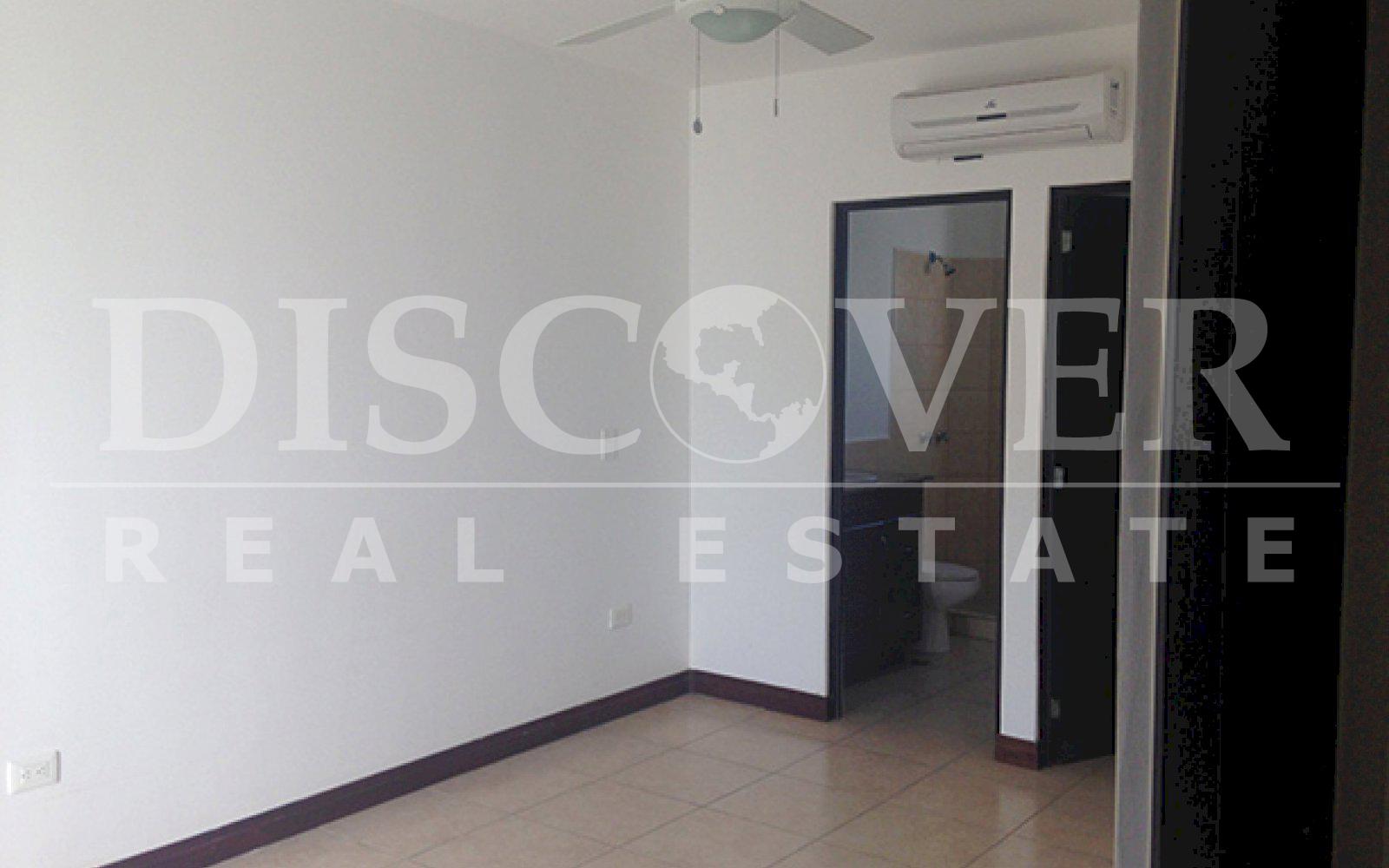 https://images.discovernica.com/propiedad/1600/ID_9509_ALAMEDA_DE_LAS_COLINAS.CASA.VENTA.ALQUILER.COLEGIO_LINCOLN_4_.JPG
