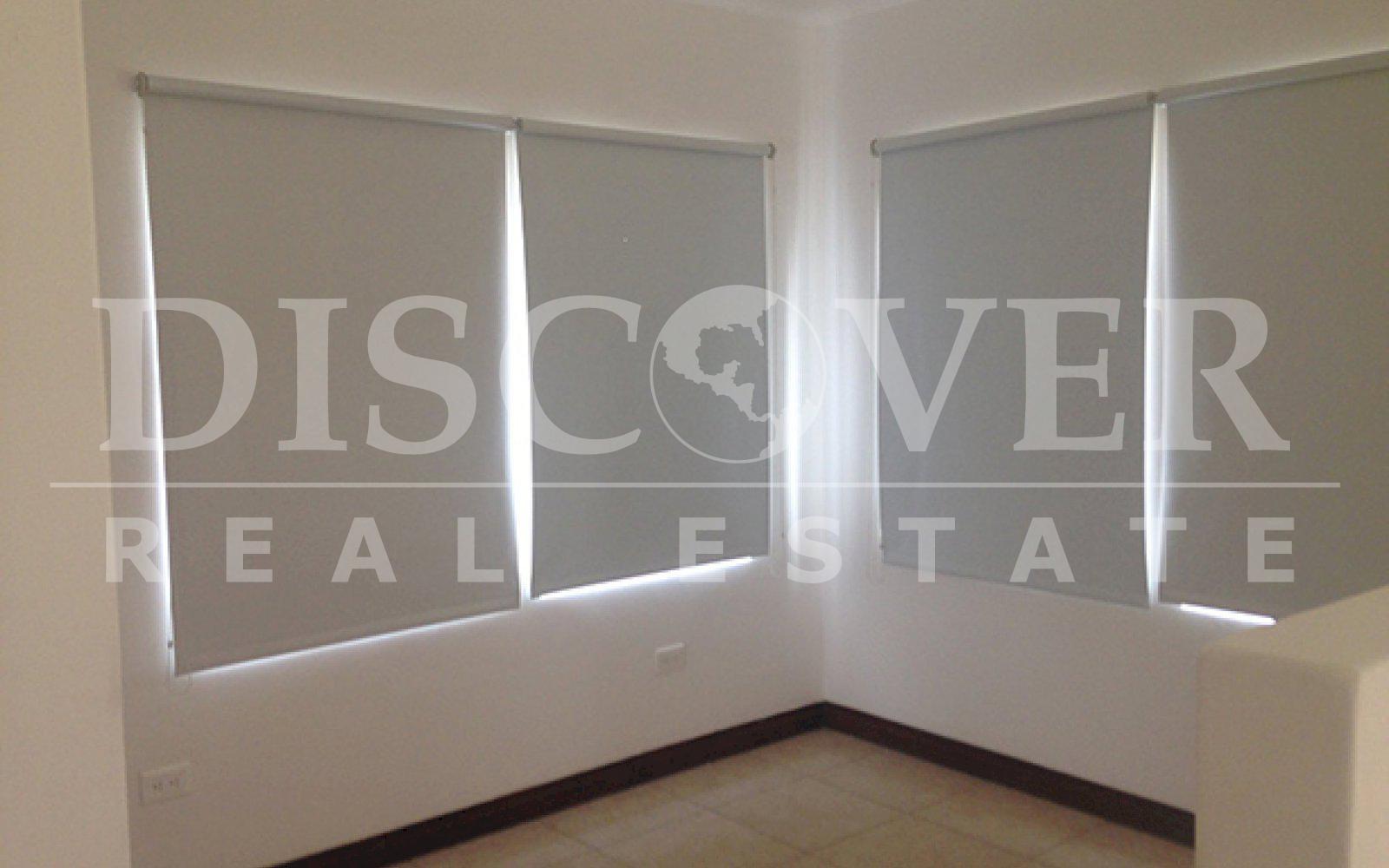 https://images.discovernica.com/propiedad/1600/ID_9509_ALAMEDA_DE_LAS_COLINAS.CASA.VENTA.ALQUILER.COLEGIO_LINCOLN_5_.JPG
