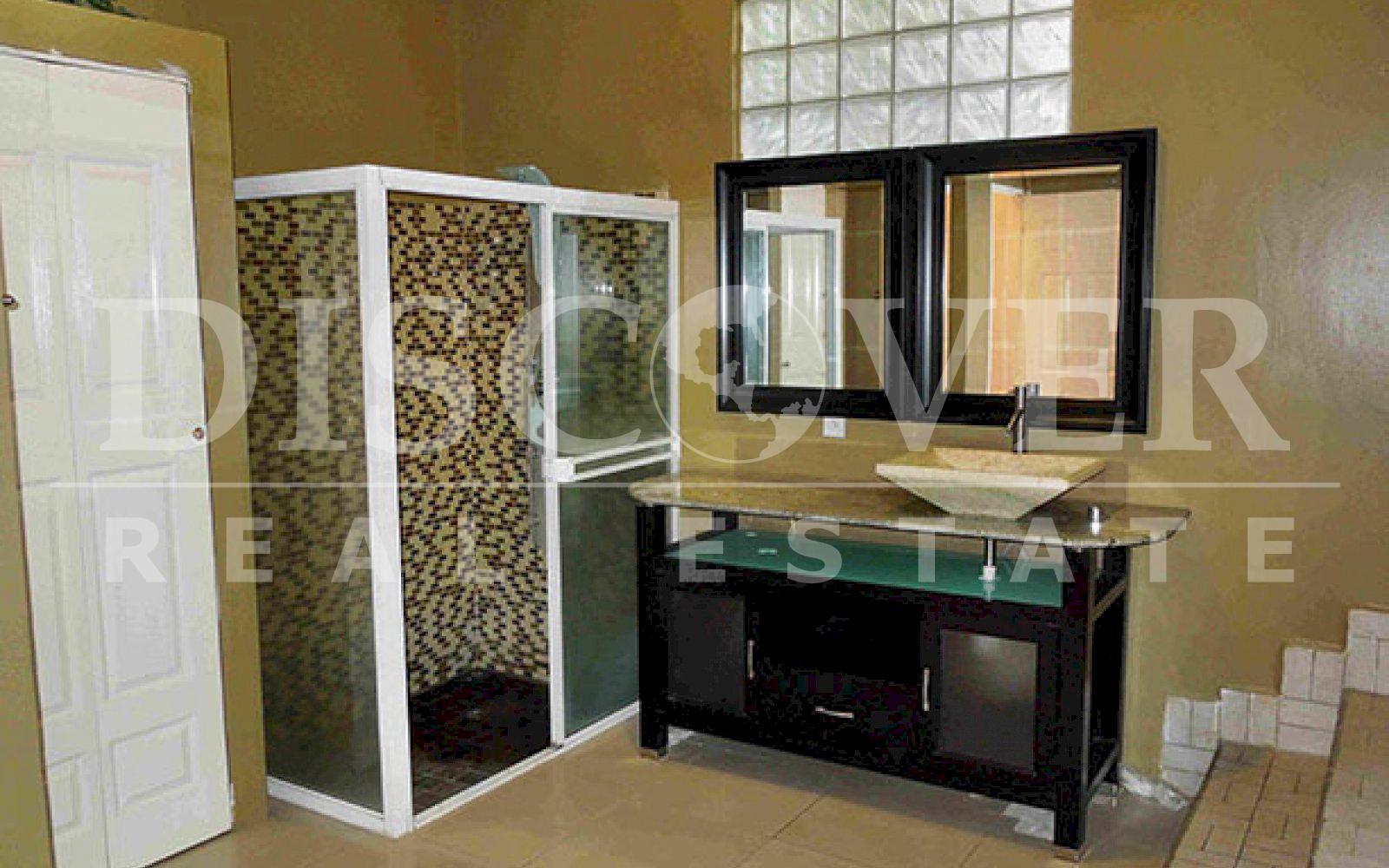 https://images.discovernica.com/propiedad/1600/ID_9545_CARRETERA_SUR.SERRANIA.CASA_8_.JPG
