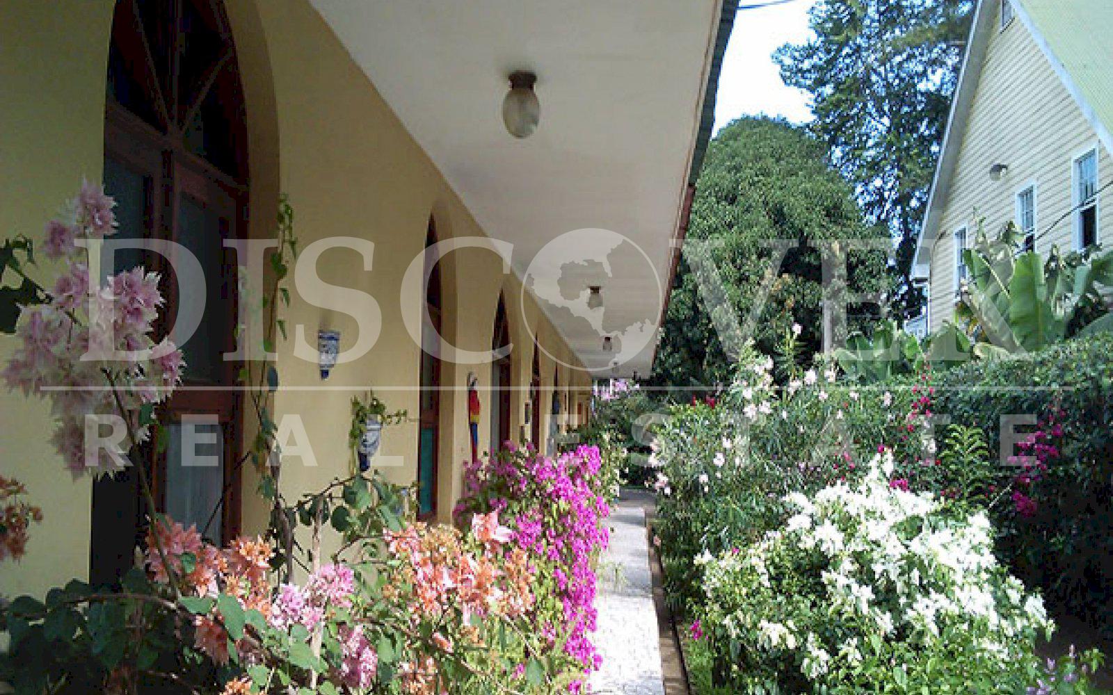 https://images.discovernica.com/propiedad/1600/ID_9725_VENTA.CASA._TICUANTEPE.MANAGUA.NICARAGUA.U_375_000_3_.jpg