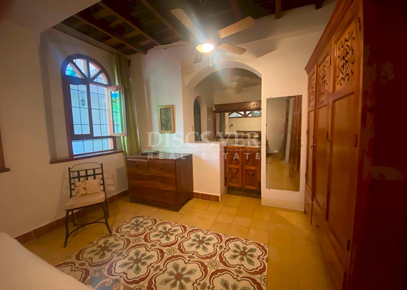  House with pool and large plot of land for sale in Granada