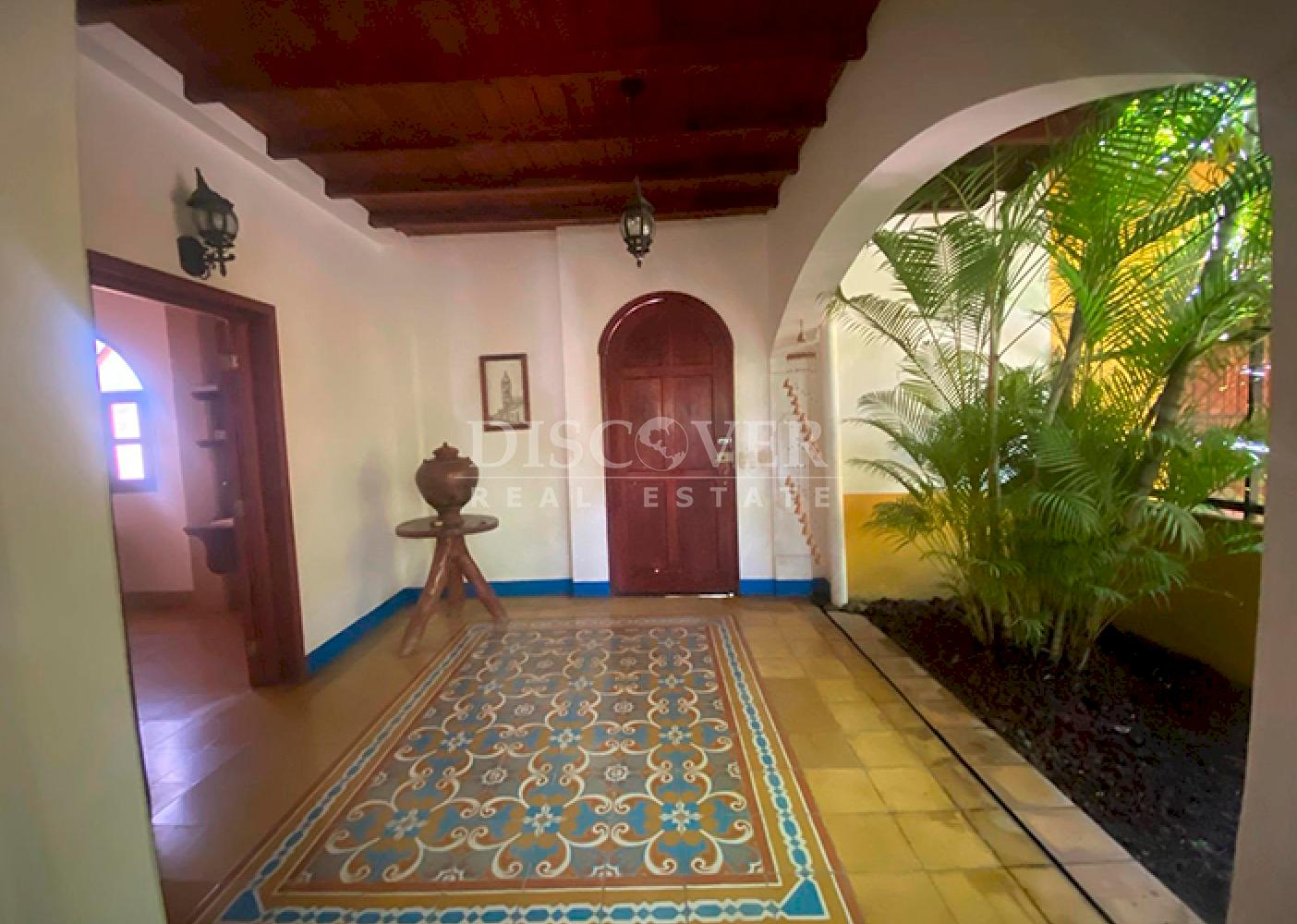  House with pool and large plot of land for sale in Granada