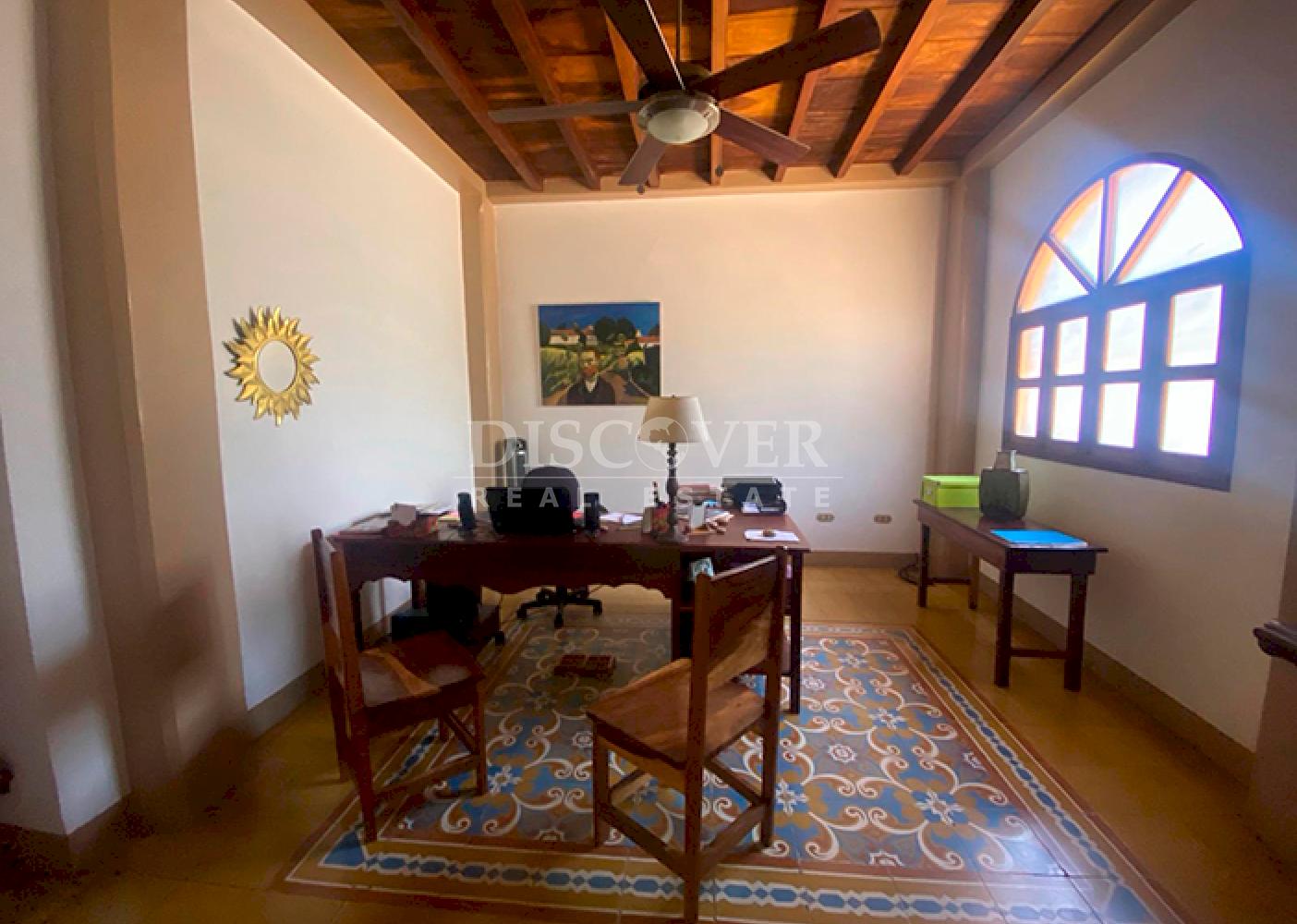  House with pool and large plot of land for sale in Granada