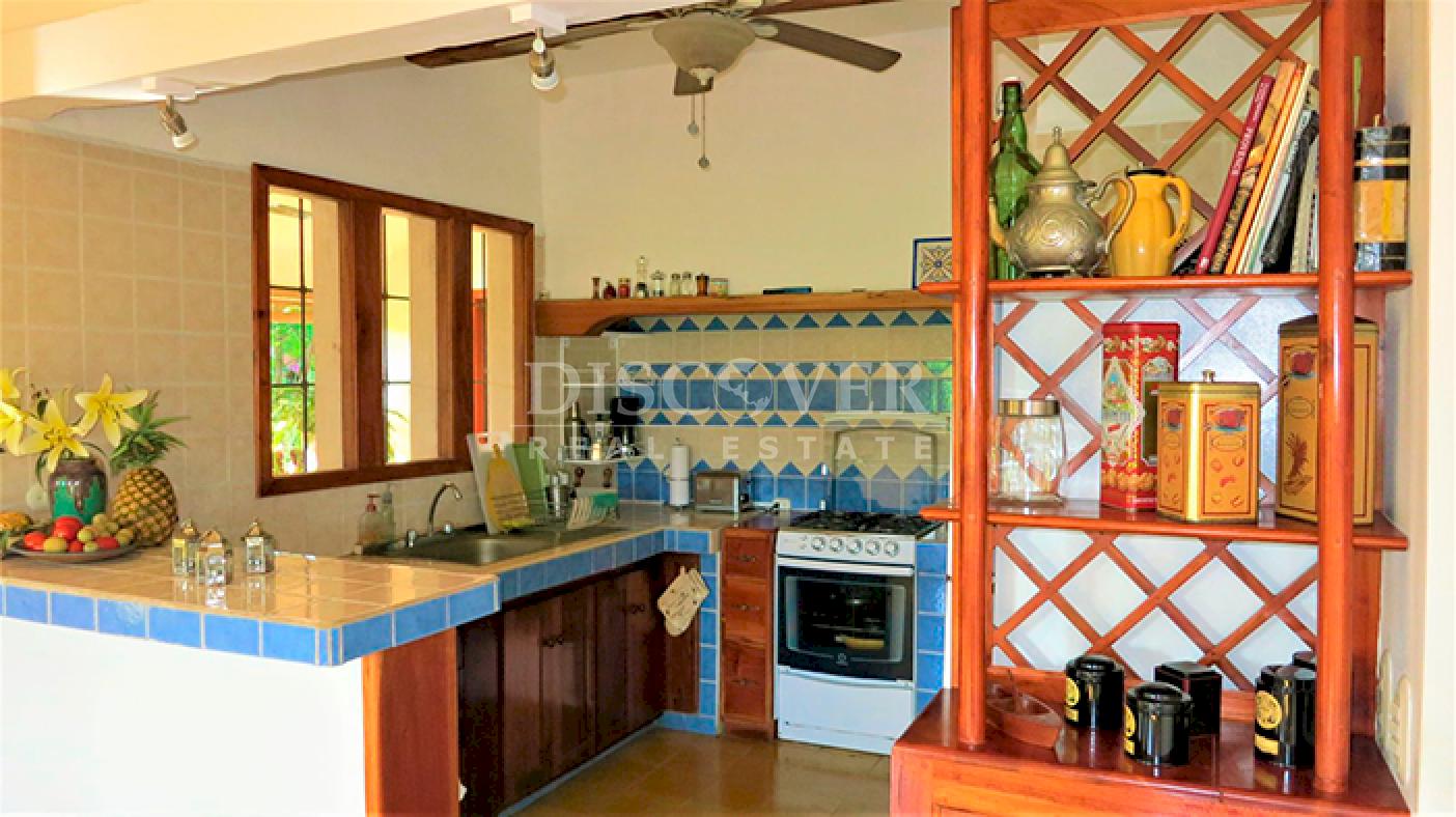  House with pool and large plot of land for sale in Granada