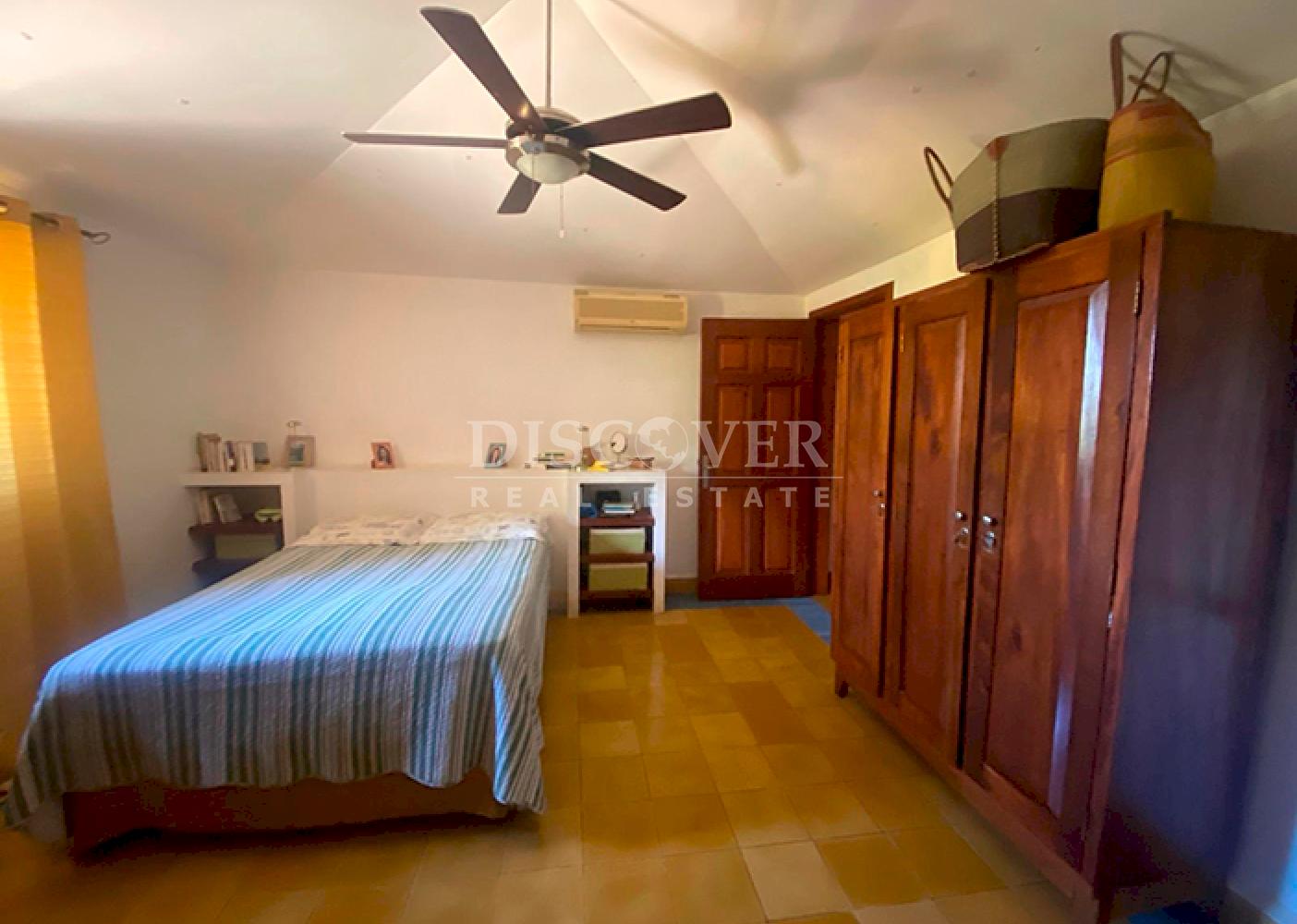  House with pool and large plot of land for sale in Granada