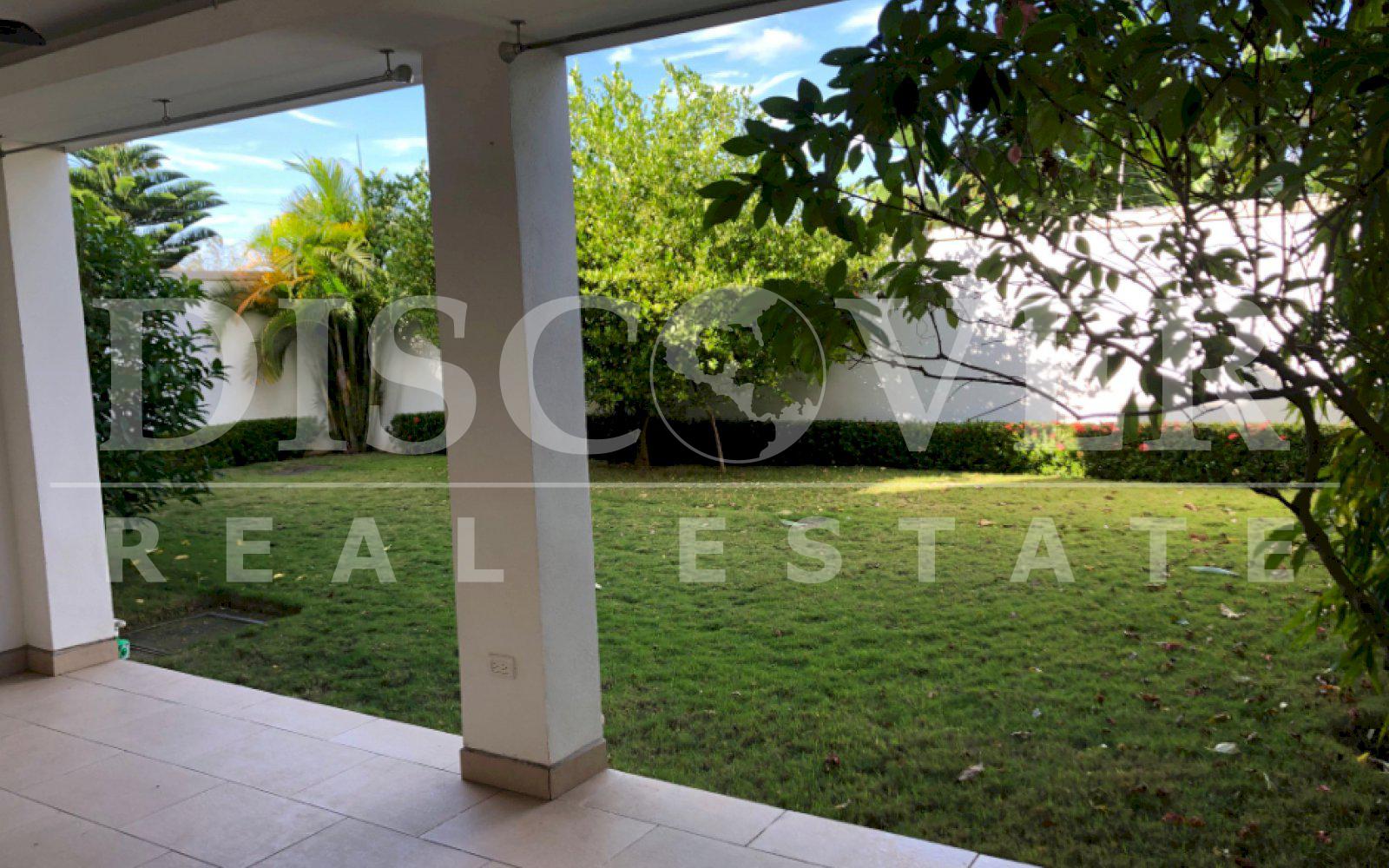  House for Rent in Hacienda del Bosque Condominium