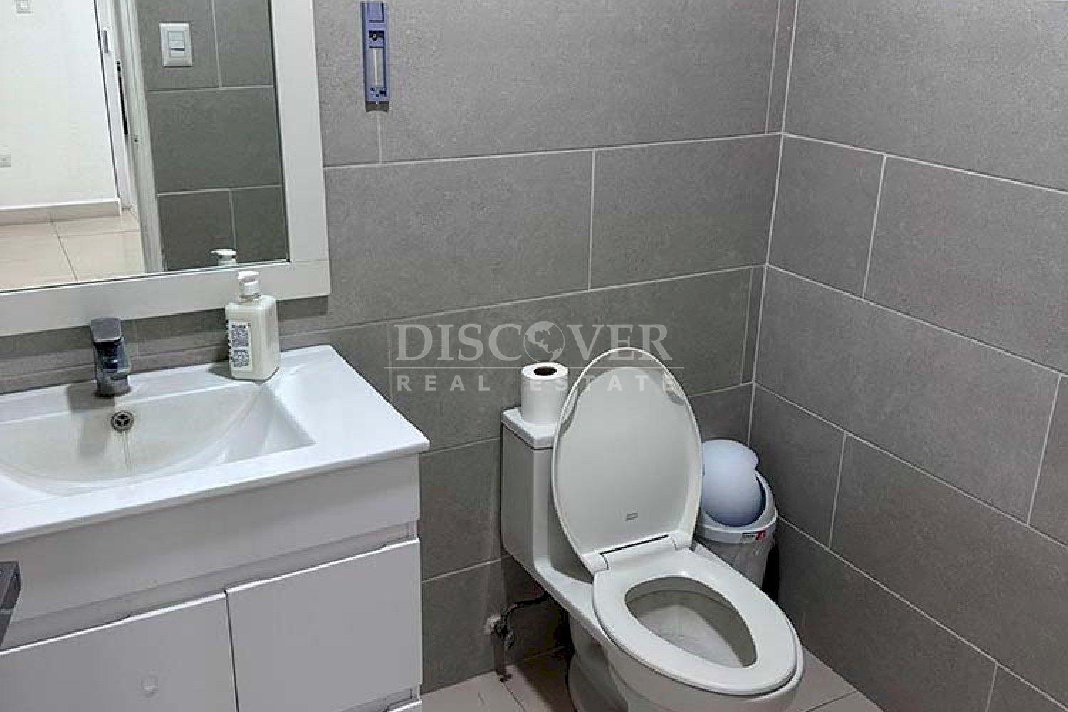  Office for Rent in Colonial in Los Robles