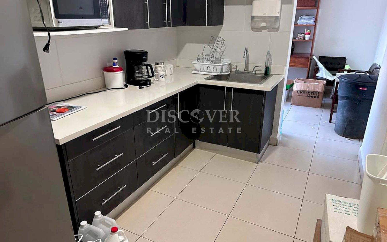  Office for Rent in Colonial in Los Robles