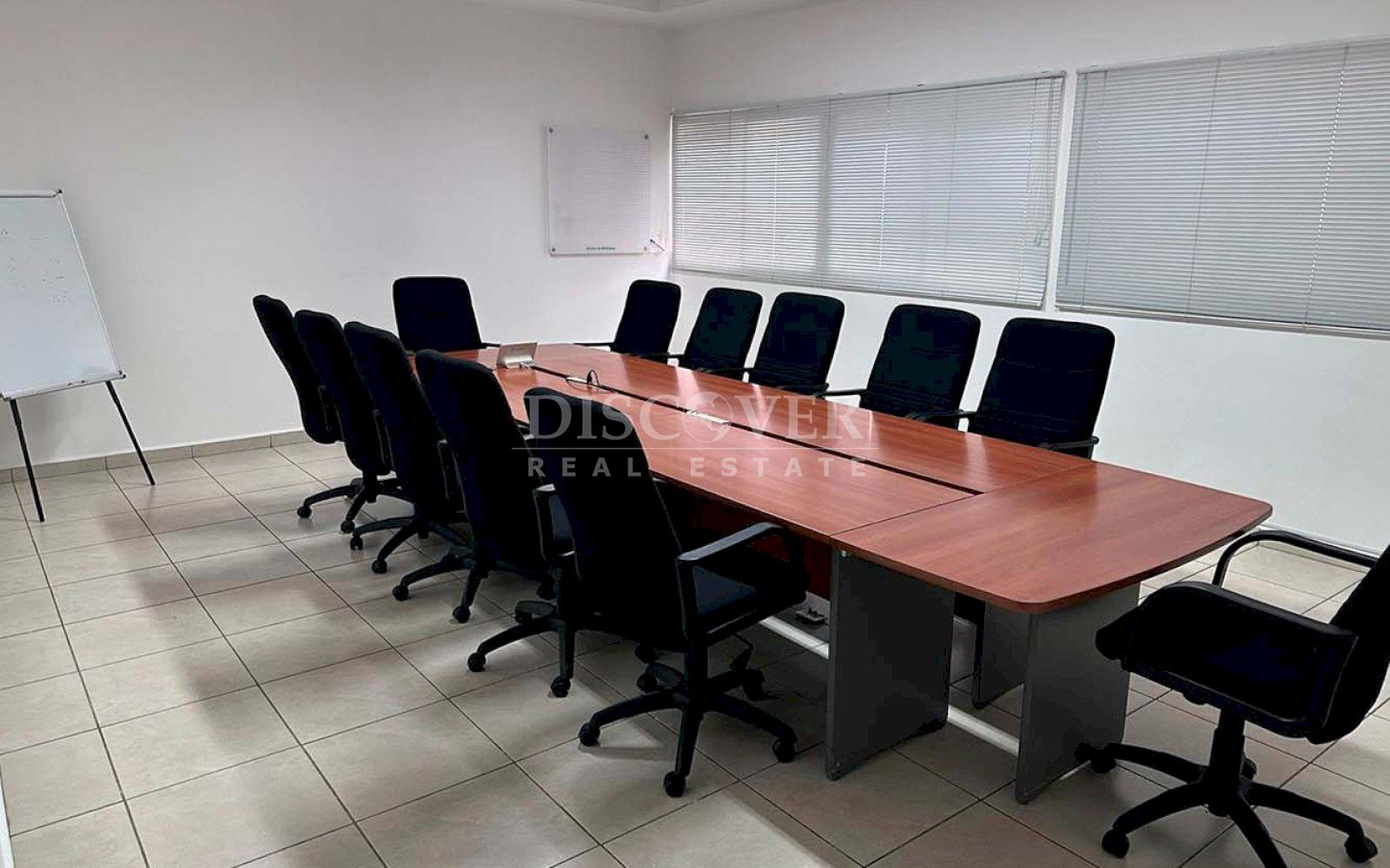  Office for Rent in Colonial in Los Robles