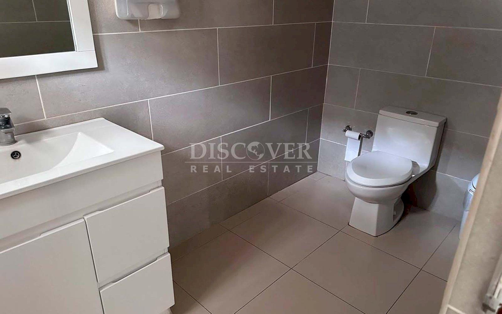  Office for Rent in Colonial in Los Robles