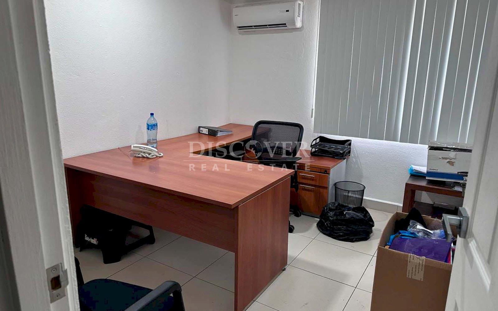  Office for Rent in Colonial in Los Robles