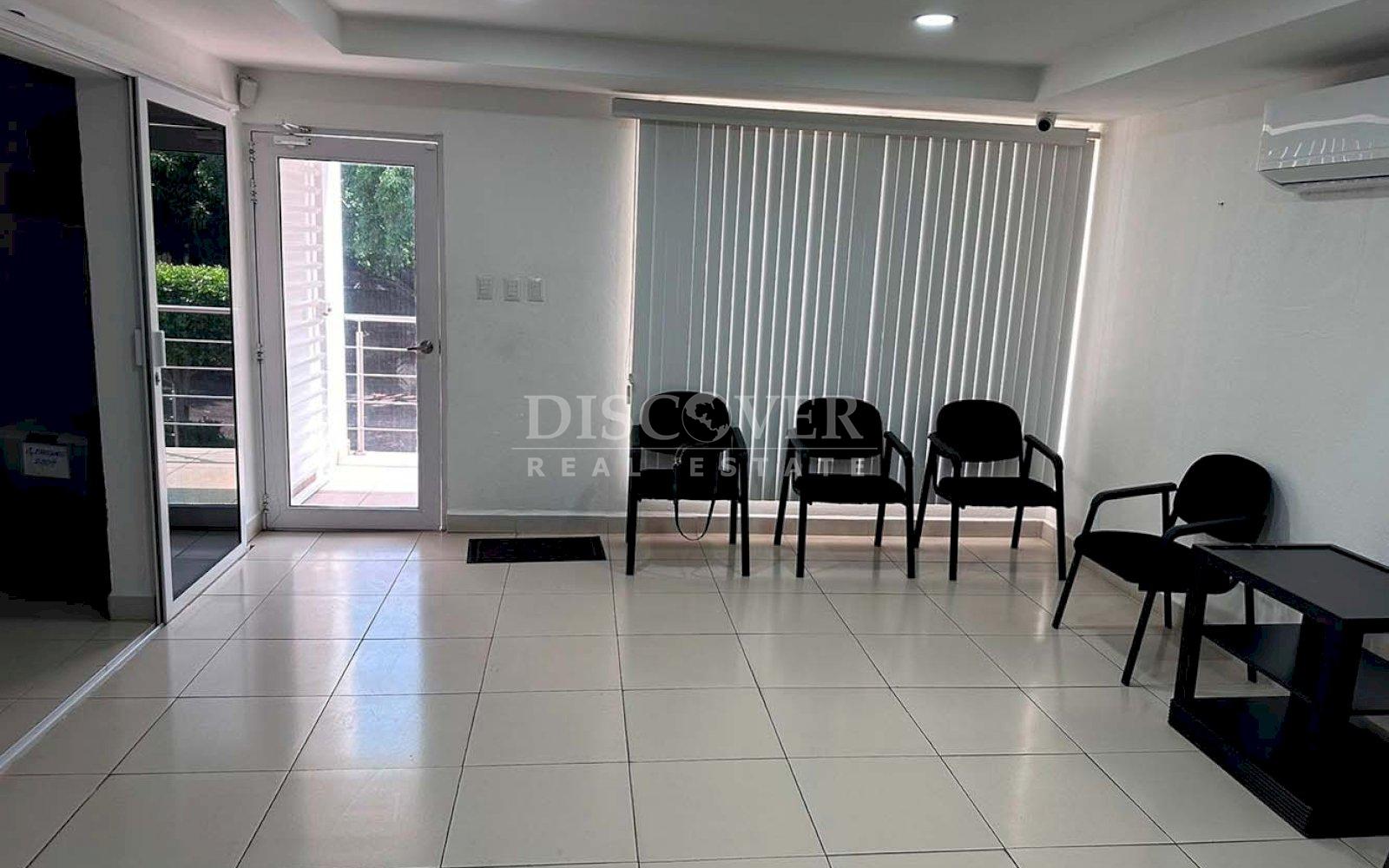  Office for Rent in Colonial in Los Robles