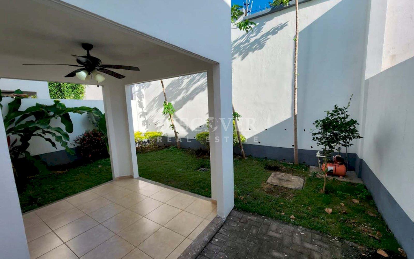  House for rent in Las Colinas