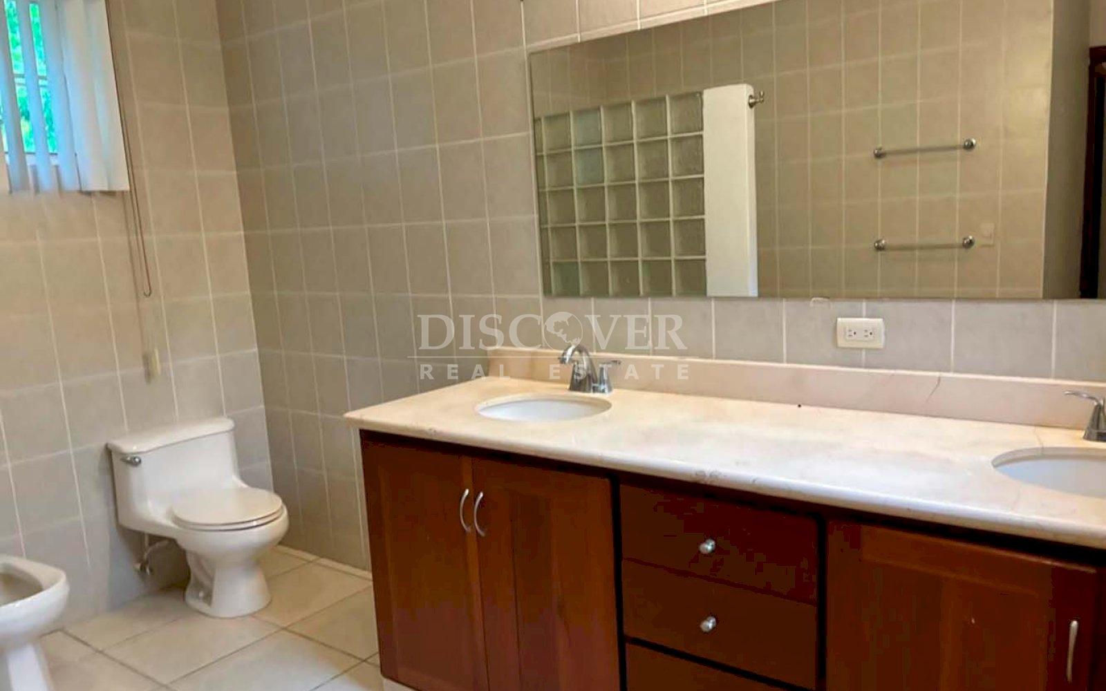  Beautiful home for sale and rent in Villa Fontana Sur ID 12326