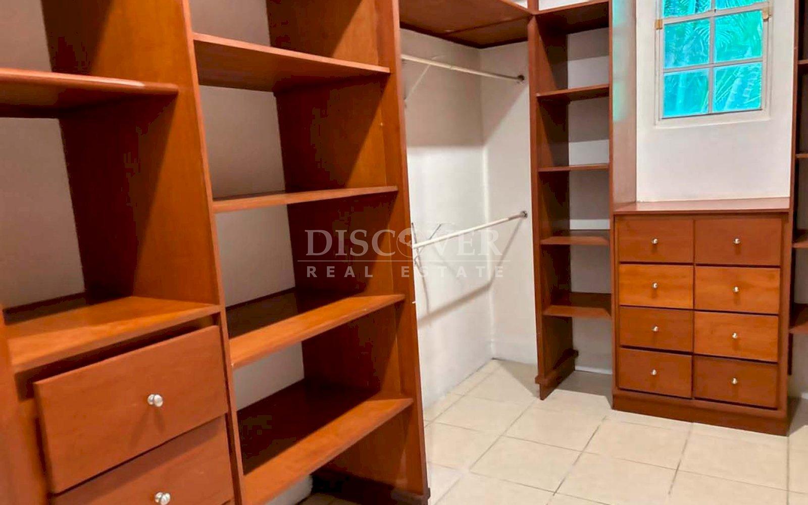  Beautiful home for sale and rent in Villa Fontana Sur ID 12326