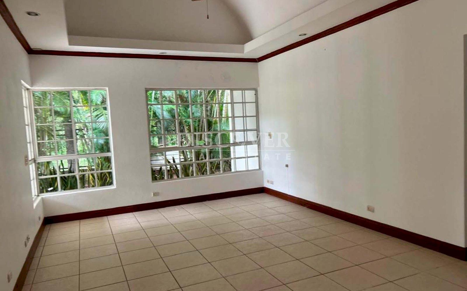  Beautiful home for sale and rent in Villa Fontana Sur ID 12326