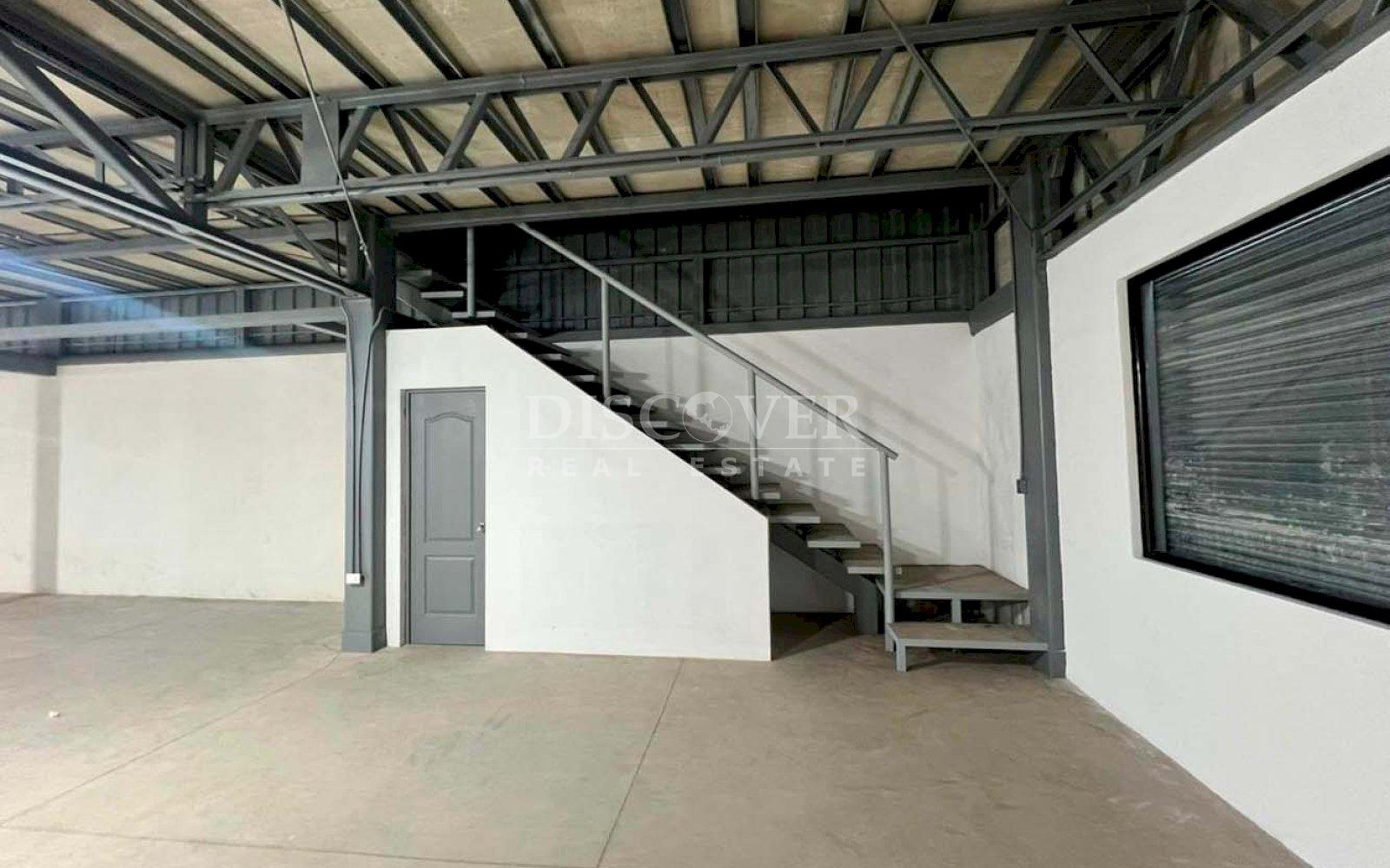  Commercial Building for rent in Mercado Oriental