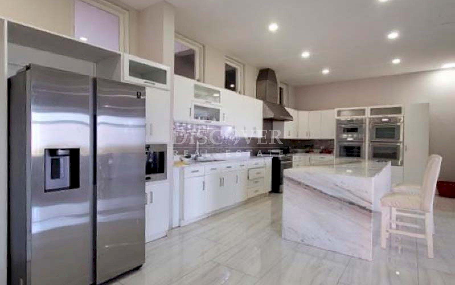  Two-story house for sale in Villa Fontana