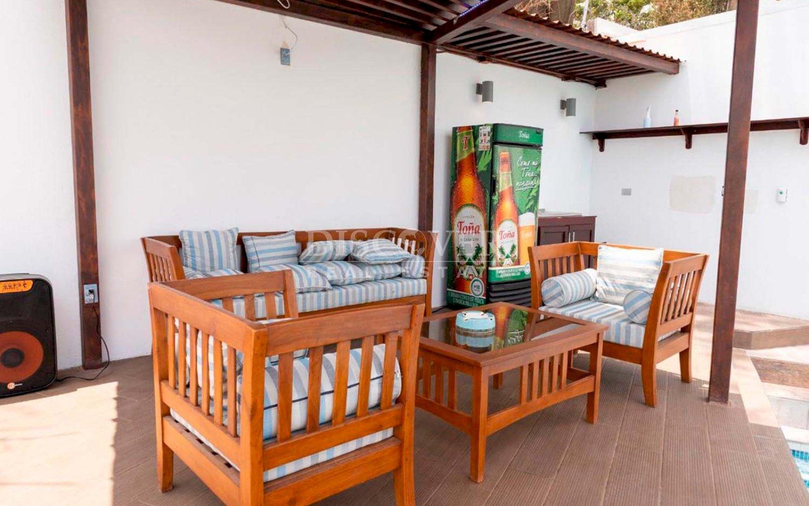  Two-story house for sale in Villa Fontana