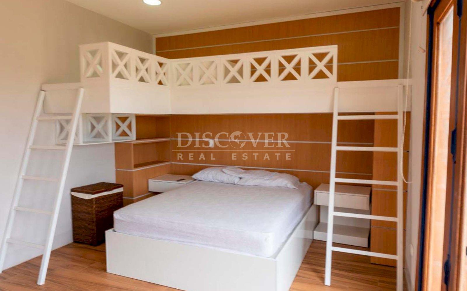  Two-story house for sale in Villa Fontana