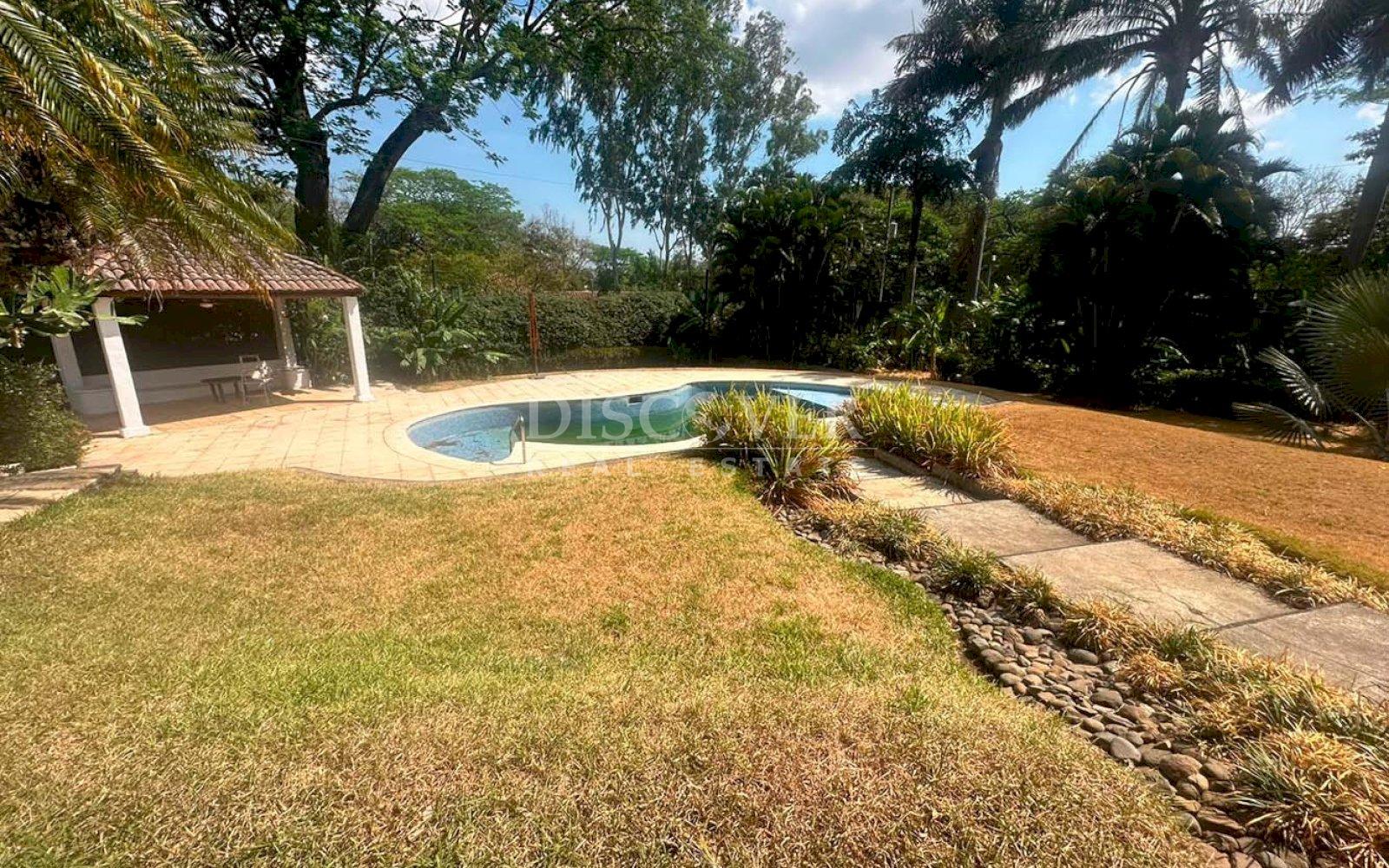  House for sale and rent in Carretera Sur