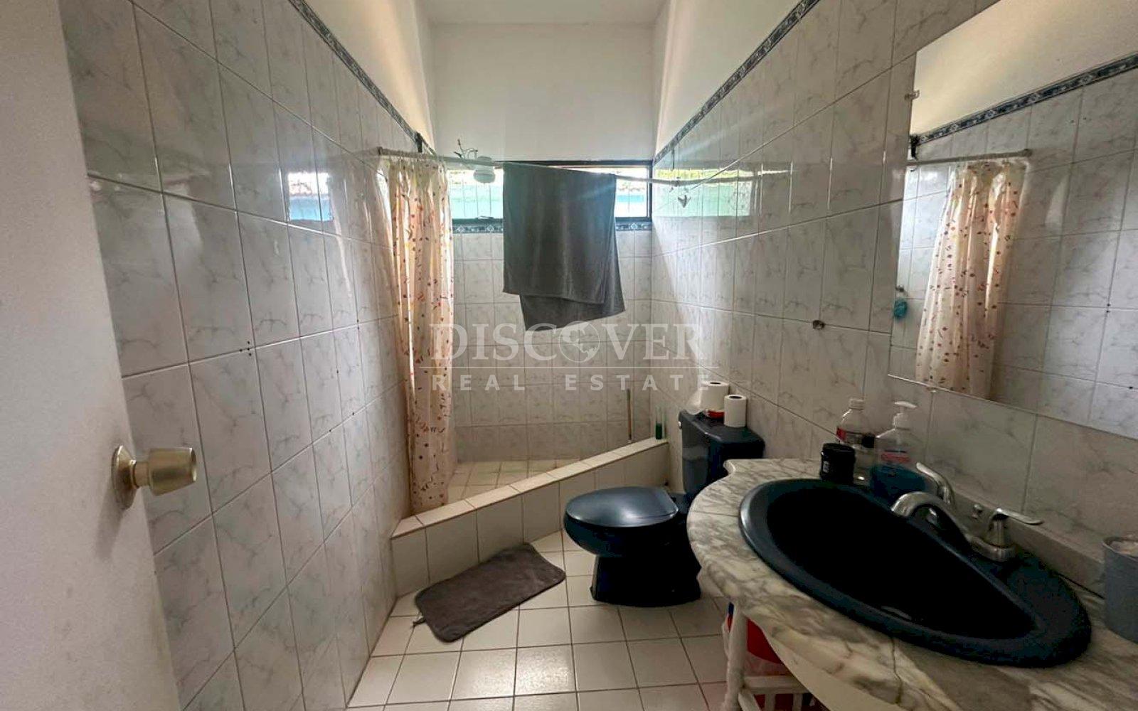  Commercial property for sale in Leon