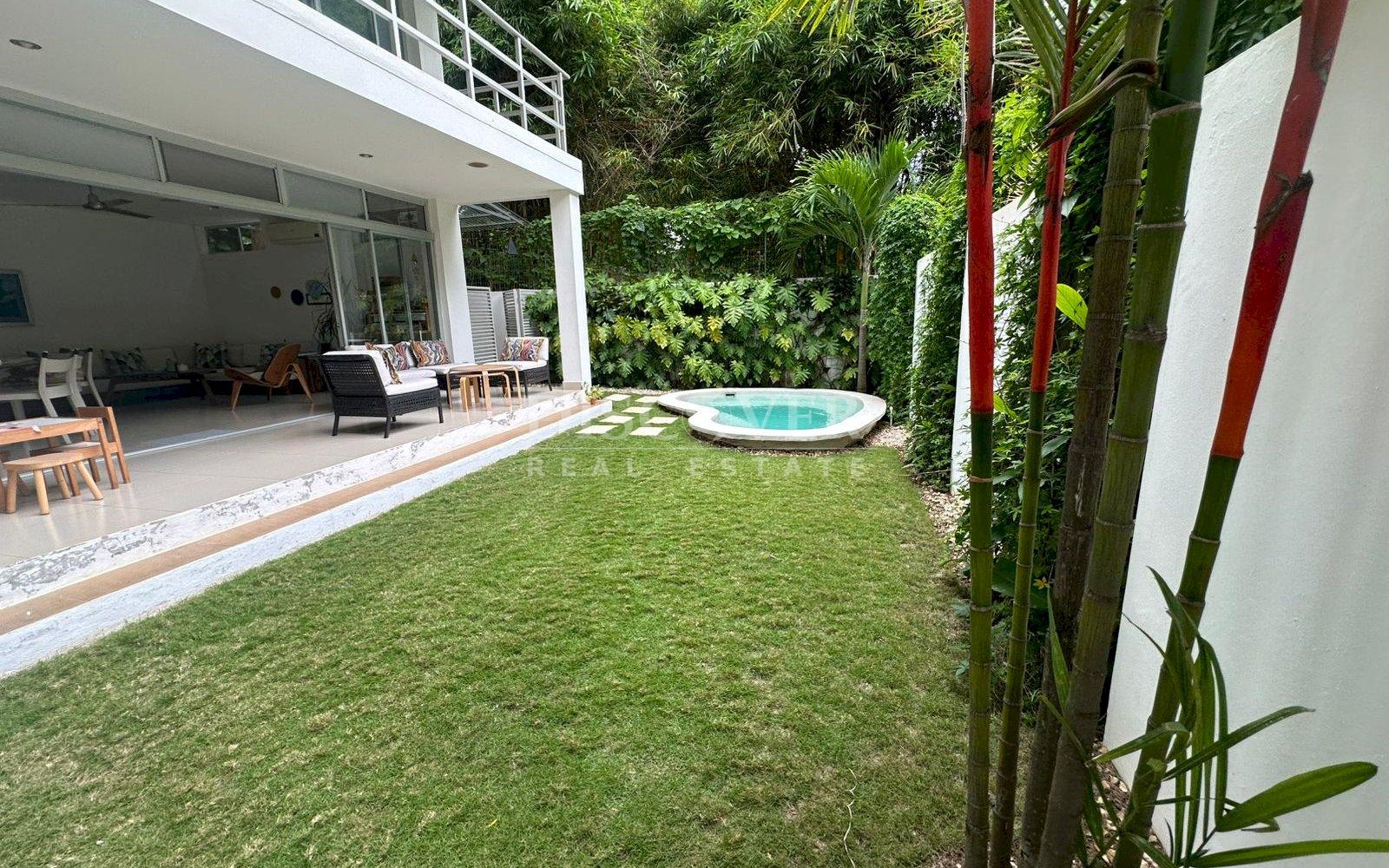  Two-story apartment for rent on Carretera Sur 