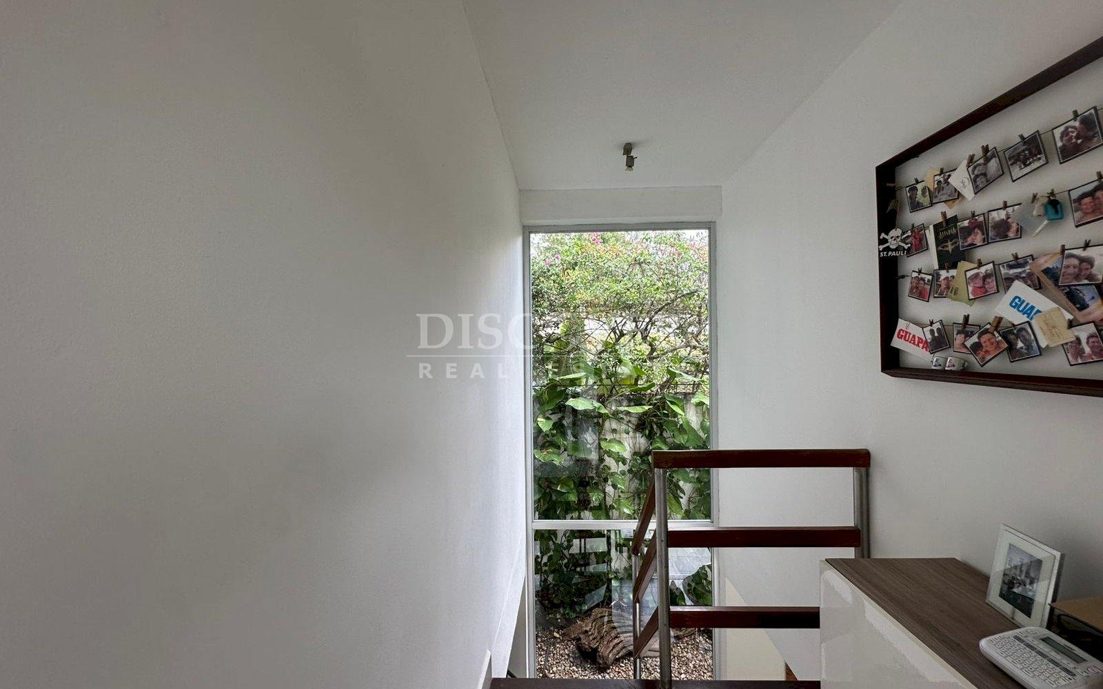  Two-story apartment for rent on Carretera Sur 