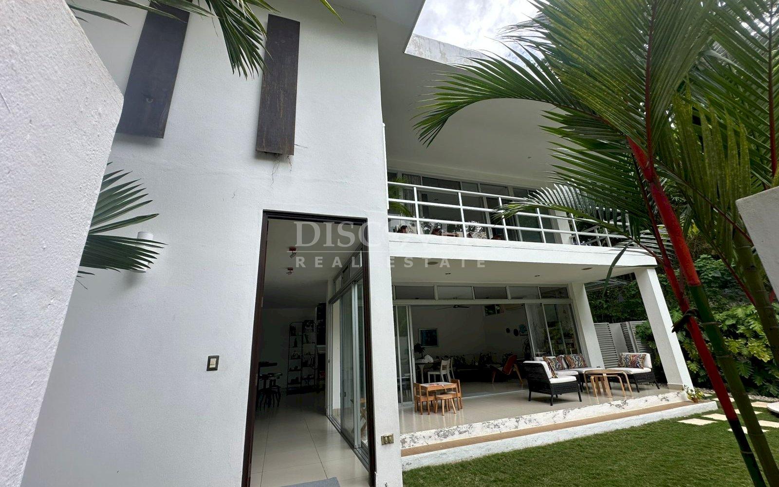  Two-story apartment for rent on Carretera Sur 