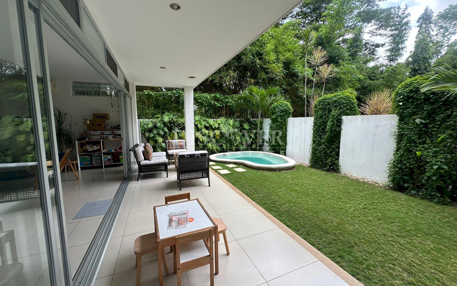  Two-story apartment for rent on Carretera Sur 