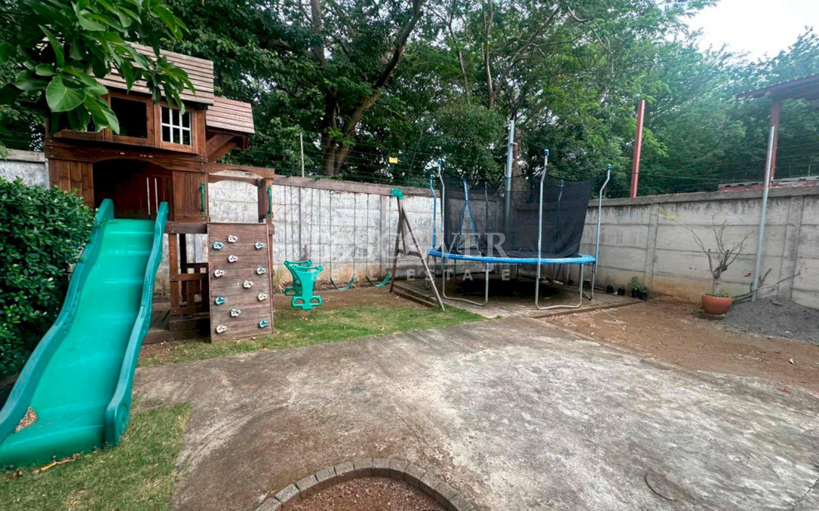 Modern house for sale on Carretera Sur