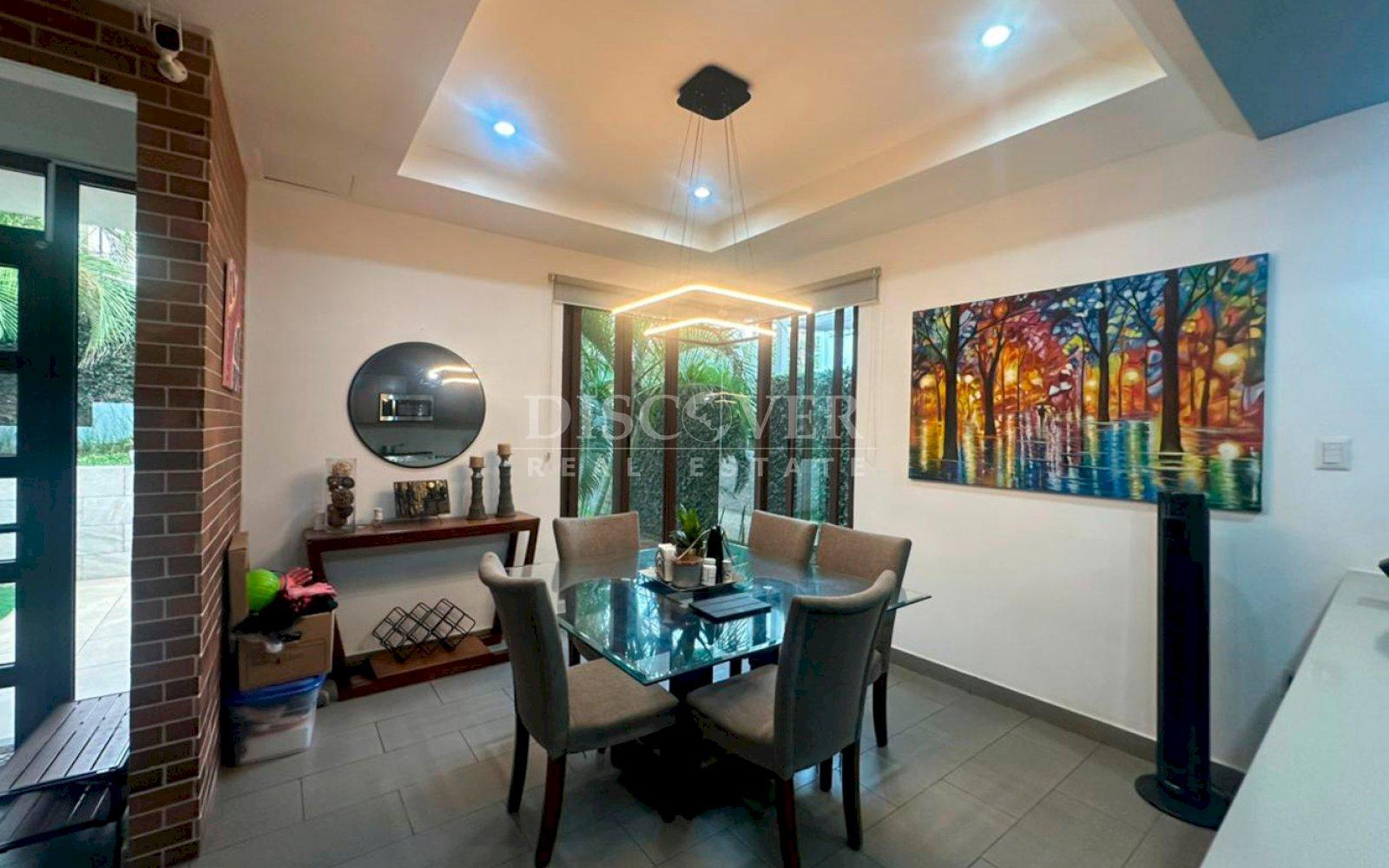 Modern house for sale on Carretera Sur