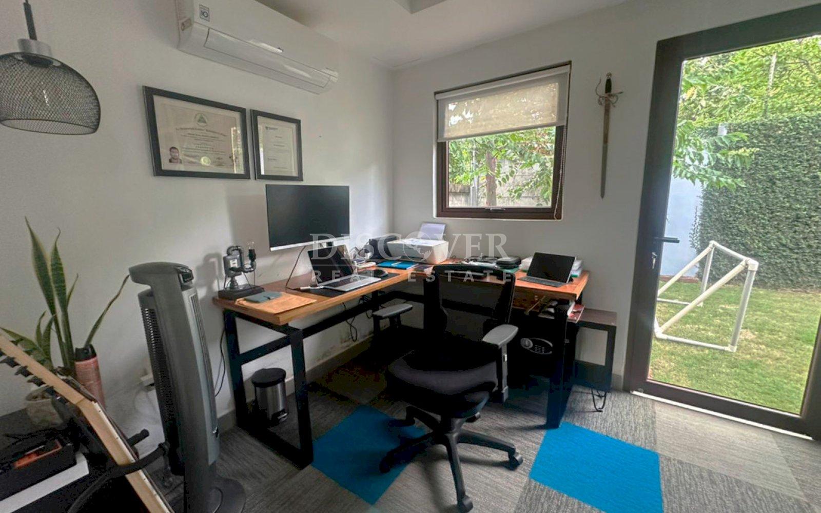 Modern house for sale on Carretera Sur