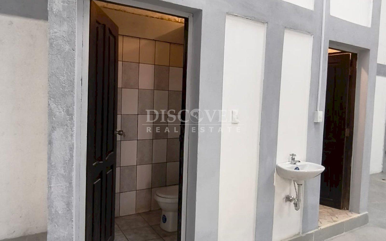  Spacious commercial unit for rent in Rivas