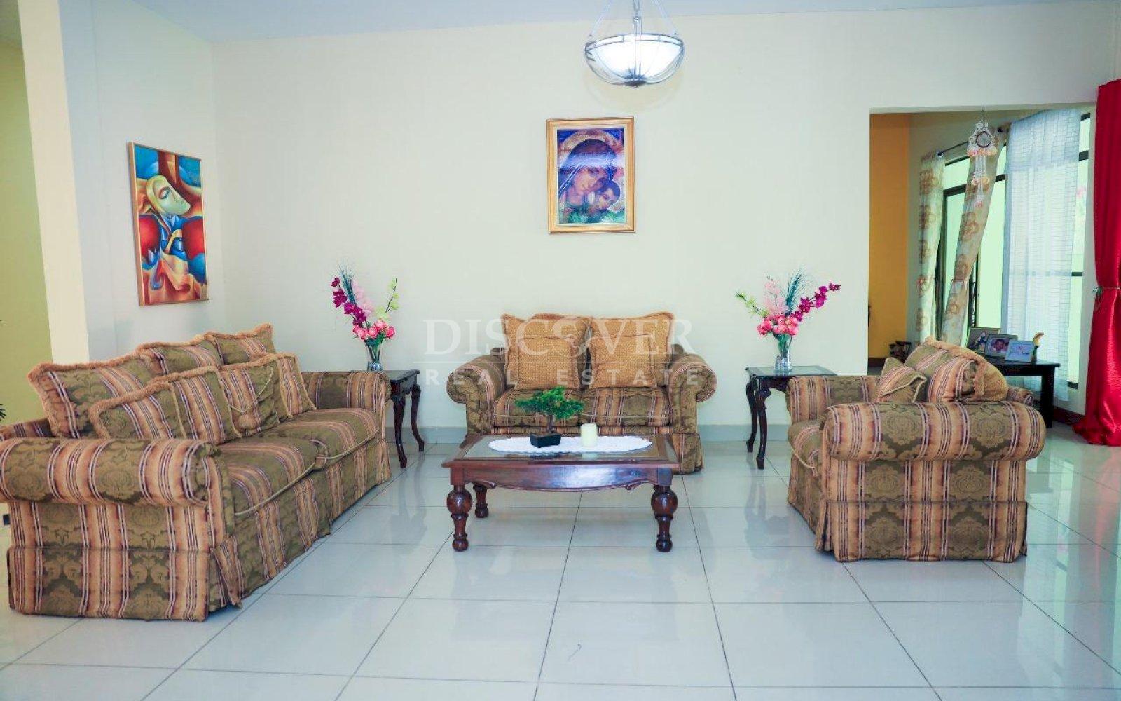  Spacious house for sale in the Reparto area - New Road to León