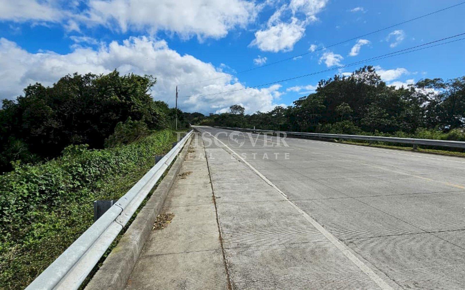  Land with city views for sale in El Crucero
