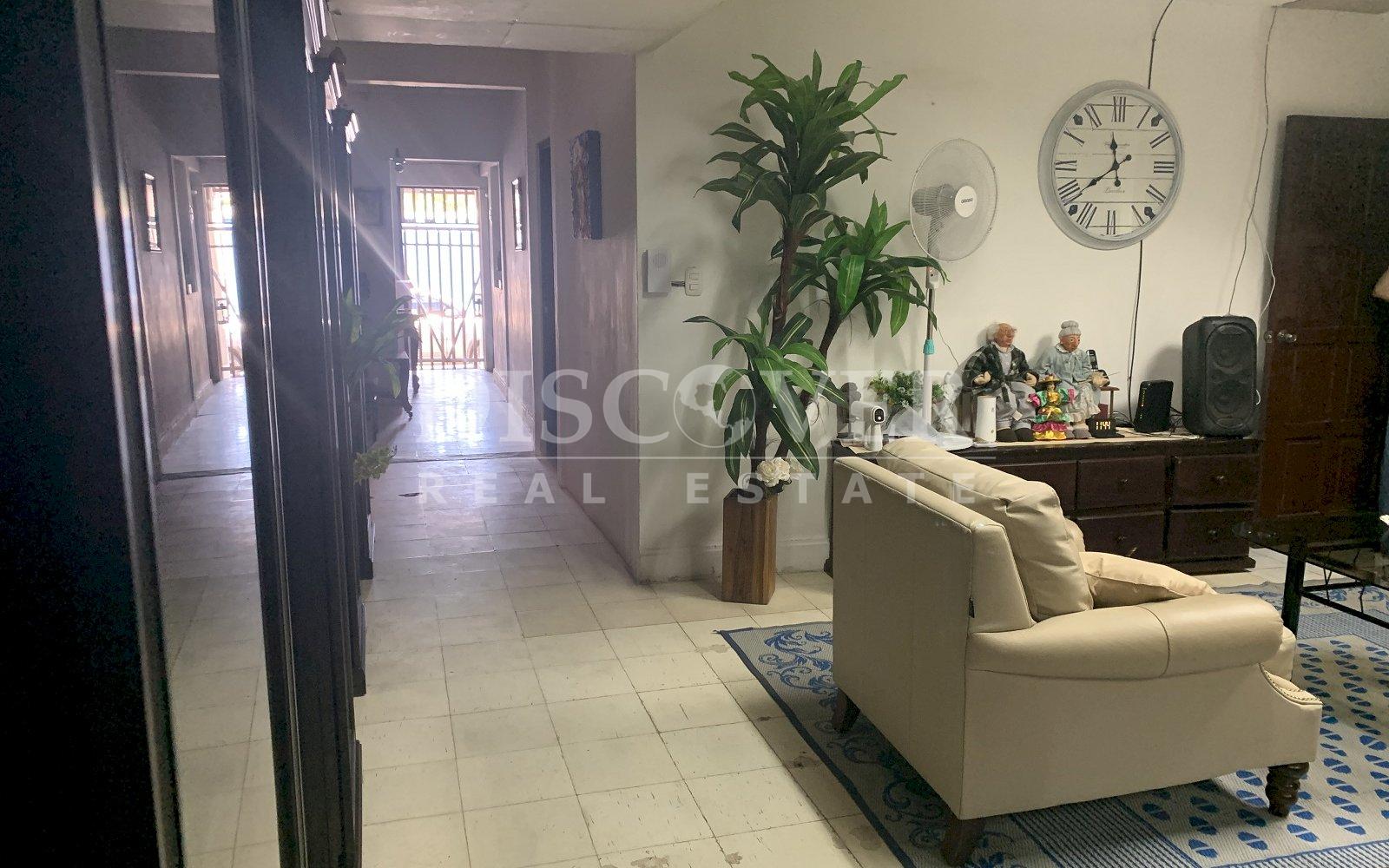  Hostel in Bolonia Residential with 10 Rooms. ID 13072