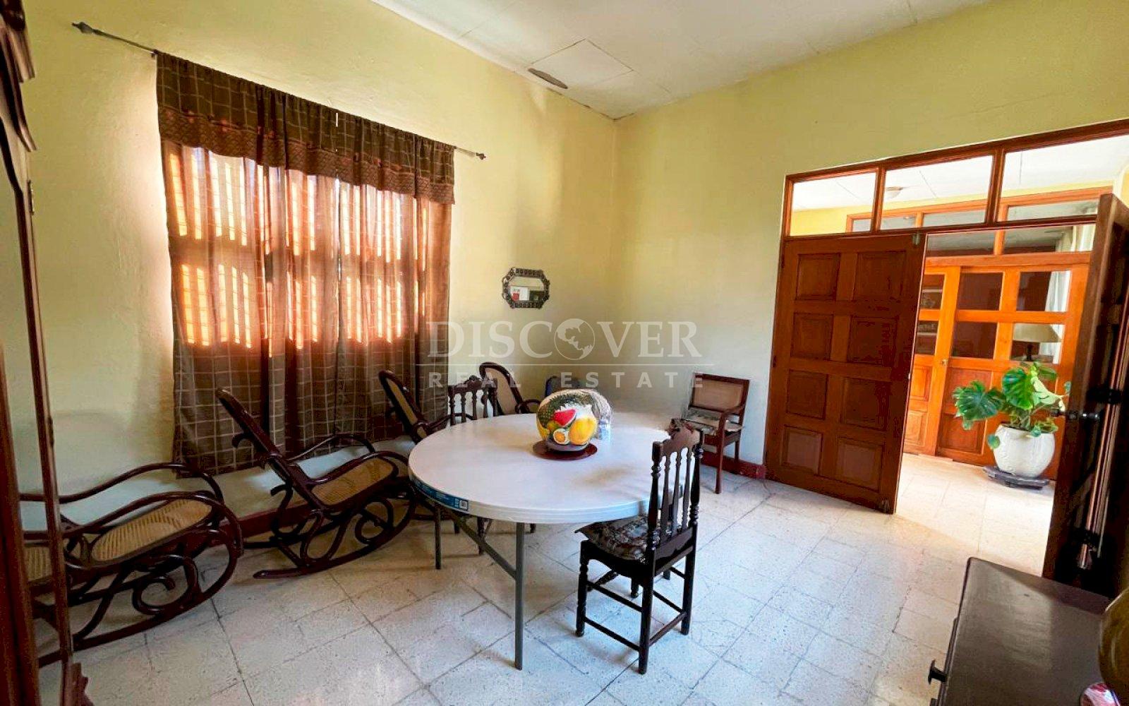  House for sale in Bolonia with large garden 