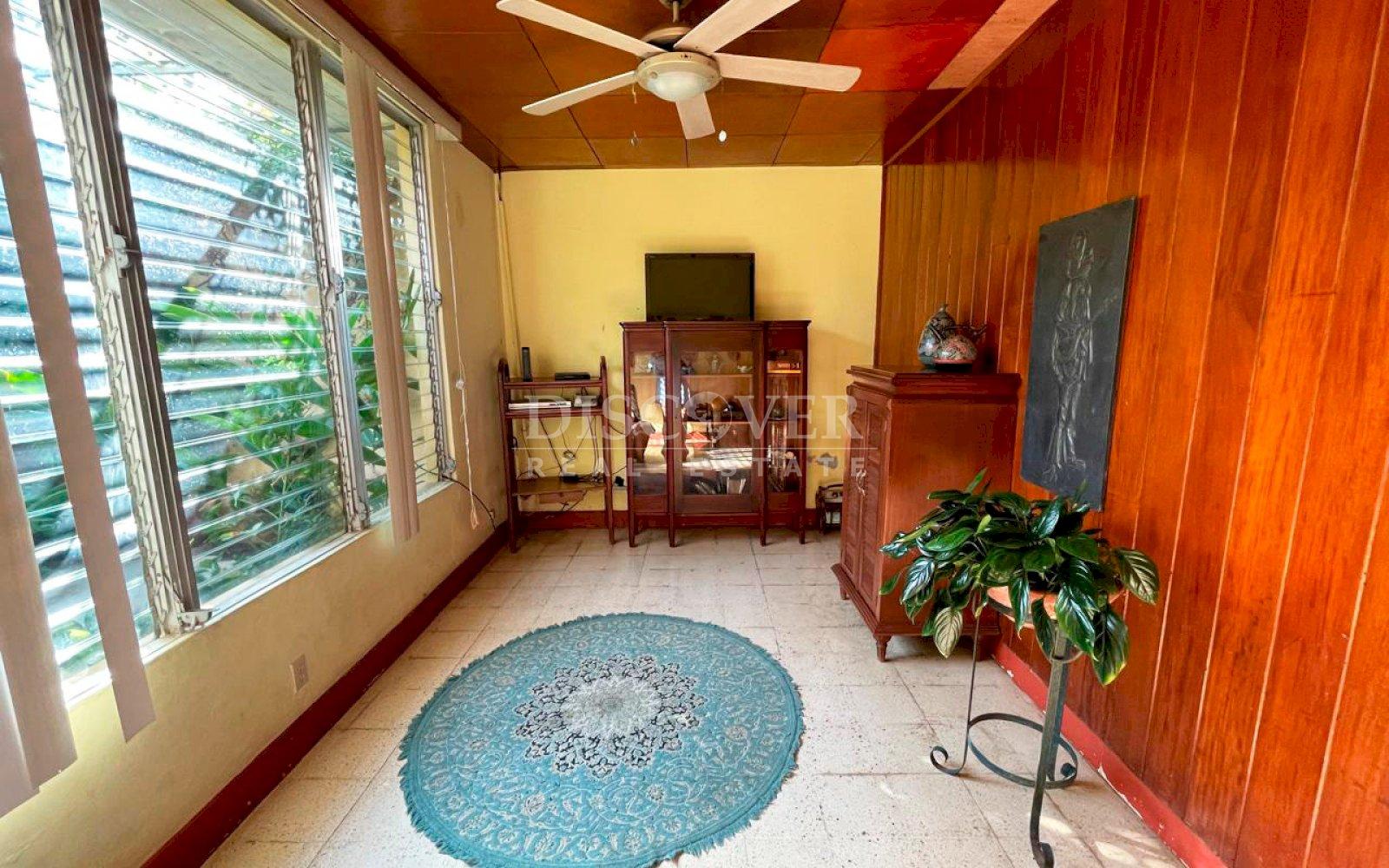  House for sale in Bolonia with large garden 