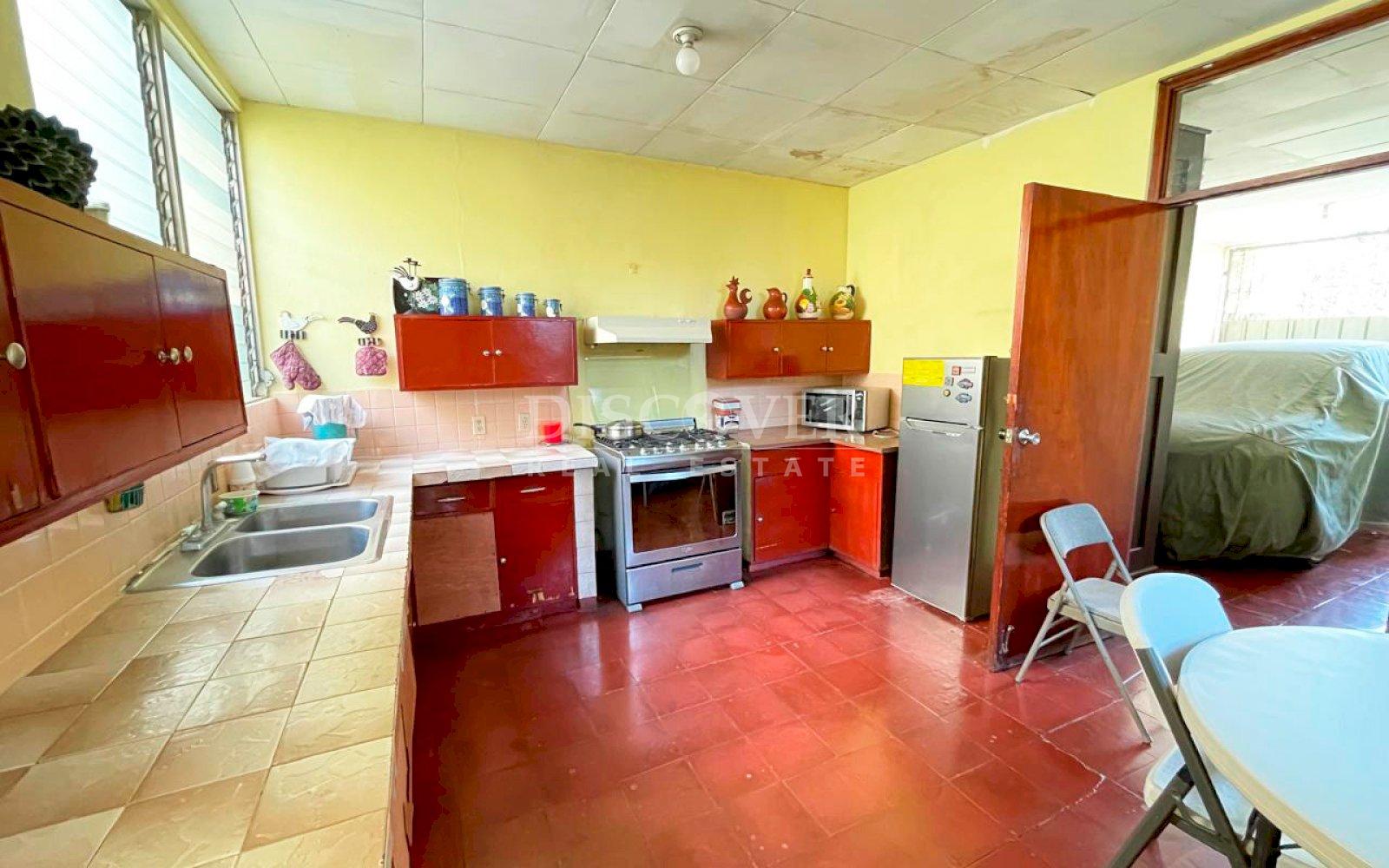  House for sale in Bolonia with large garden 