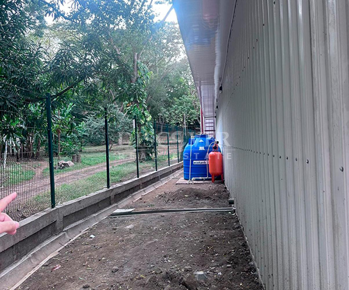  Modules for sale inside a shopping mall in Santo Domingo